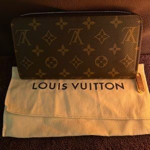Louis Vuitton Wallet with Red Interior
